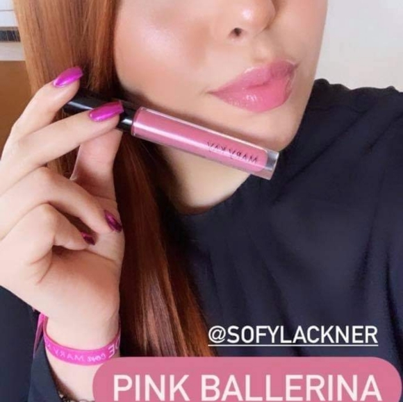 Mary Kay Unlimited Lip Gloss in Pink Ballerina. - Picture 1 of 3